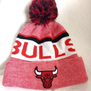 NBA Chicago Bulls Red Striped Pom Beanie Athleisure Outer  Athletic Cap Ski Hat